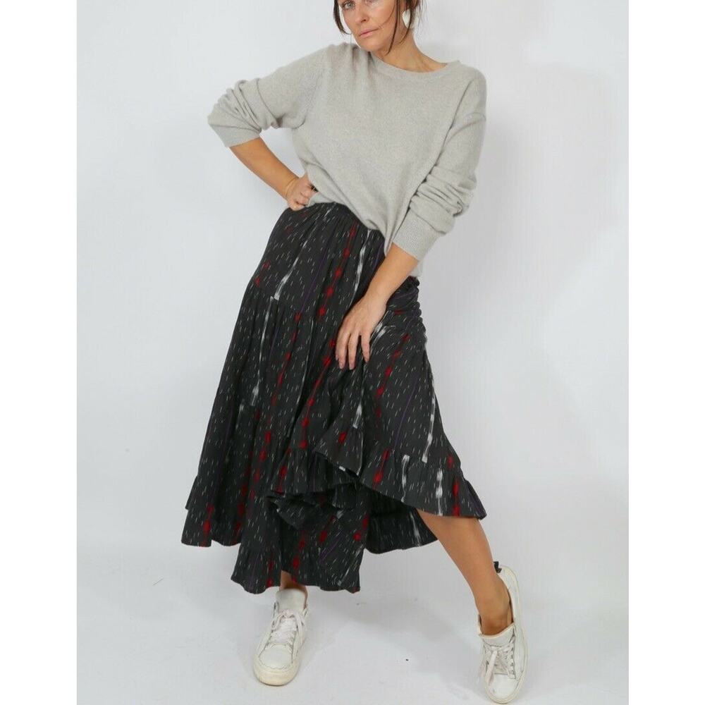 Aria Black Pleated Midi Skirt with Red and White Brushstroke Print
